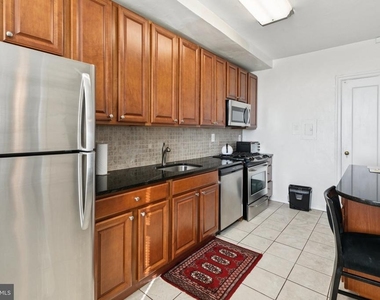2031 Locust Street - Photo Thumbnail 13