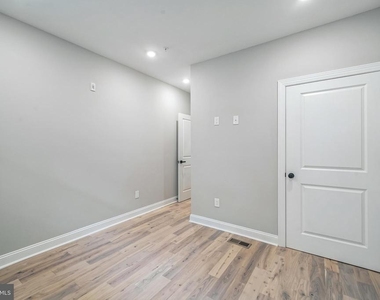 1702 S 22nd Street - Photo Thumbnail 7