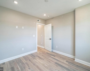 1702 S 22nd Street - Photo Thumbnail 11