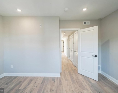 1702 S 22nd Street - Photo Thumbnail 10