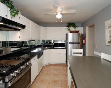 1101 Stony Brook Way - Photo Thumbnail 10