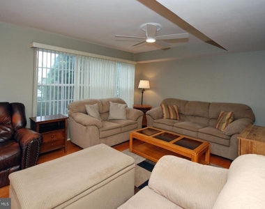 1101 Stony Brook Way - Photo Thumbnail 6