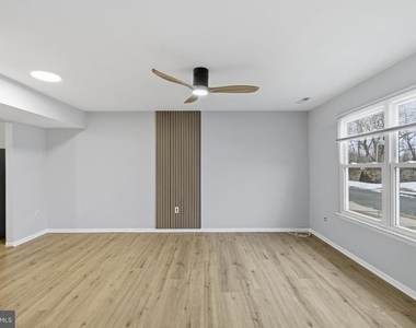 341 Clarkson Street - Photo Thumbnail 4