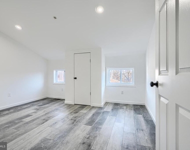 7 S Carrollton Avenue - Photo Thumbnail 16