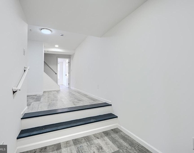 7 S Carrollton Avenue - Photo Thumbnail 5