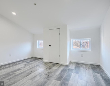 7 S Carrollton Avenue - Photo Thumbnail 17