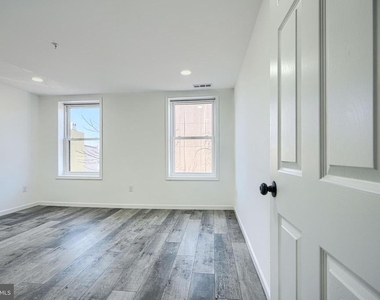 7 S Carrollton Avenue - Photo Thumbnail 12