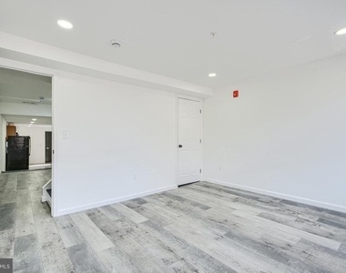 7 S Carrollton Avenue - Photo Thumbnail 14