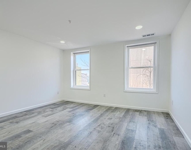 7 S Carrollton Avenue - Photo Thumbnail 13