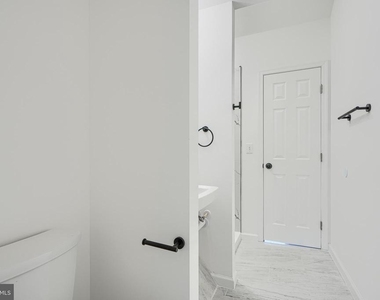 7 S Carrollton Avenue - Photo Thumbnail 27