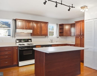 3026 Channing Street Ne - Photo Thumbnail 8