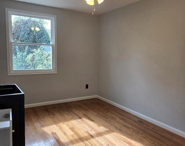 5433 C Street Se - Photo Thumbnail 6