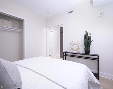 1211 Van Street Se - Photo Thumbnail 3