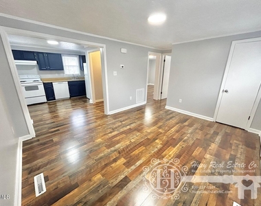 201 E Gilbreath Street - Photo Thumbnail 2