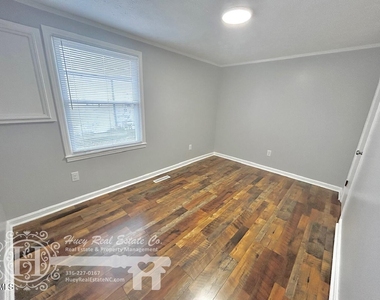 201 E Gilbreath Street - Photo Thumbnail 13