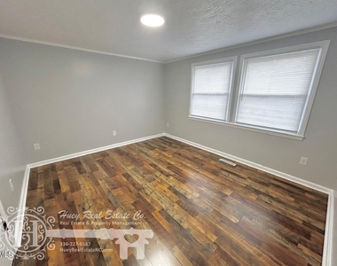 201 E Gilbreath Street - Photo Thumbnail 7