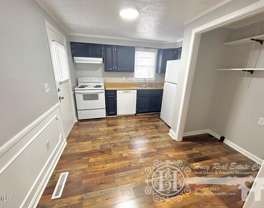 201 E Gilbreath Street - Photo Thumbnail 5