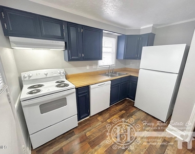 201 E Gilbreath Street - Photo Thumbnail 6