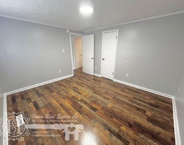 201 E Gilbreath Street - Photo Thumbnail 8