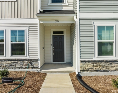 5106 Anamosa Street - Photo Thumbnail 2