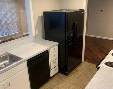2612 San Pedro St - Photo Thumbnail 2