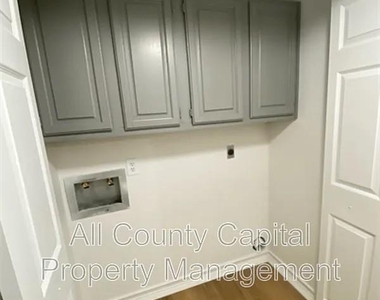 829 Ken St - Photo Thumbnail 9