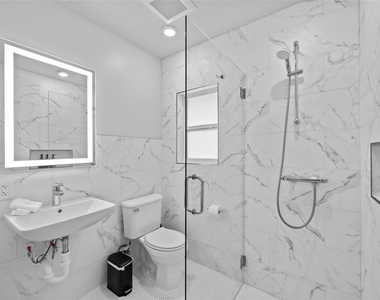 2201 Leon St - Photo Thumbnail 18