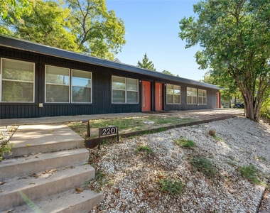 2201 Leon St - Photo Thumbnail 3