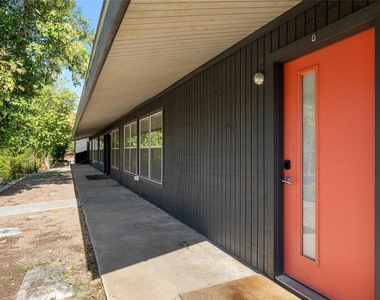 2201 Leon St - Photo Thumbnail 2