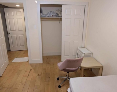 909 Reinli St - Photo Thumbnail 10