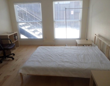 909 Reinli St - Photo Thumbnail 1