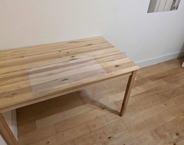 909 Reinli St - Photo Thumbnail 12