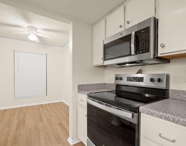 2401 Leon St - Photo Thumbnail 6