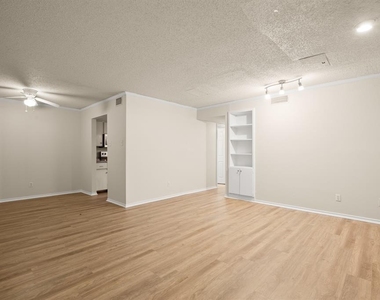2401 Leon St - Photo Thumbnail 2