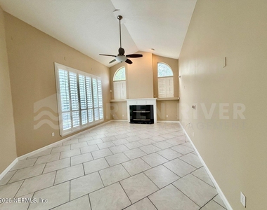 1462 Scenic Oaks Drive - Photo Thumbnail 6