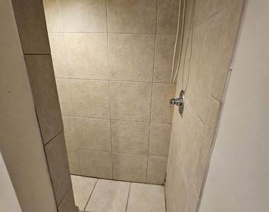 925 Phillips Street - Photo Thumbnail 9