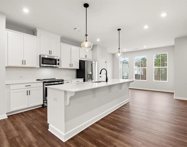 741 Payton Lane - Photo Thumbnail 10