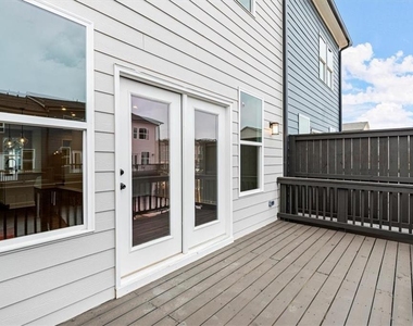 741 Payton Lane - Photo Thumbnail 19