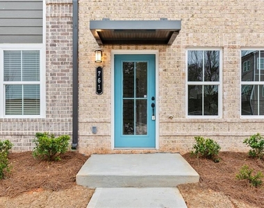 741 Payton Lane - Photo Thumbnail 3