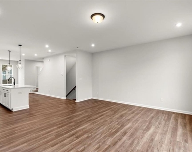 741 Payton Lane - Photo Thumbnail 17