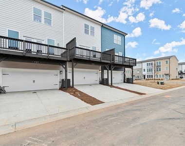 741 Payton Lane - Photo Thumbnail 5