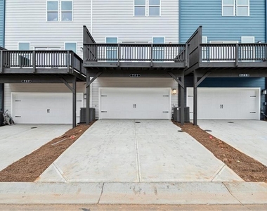 741 Payton Lane - Photo Thumbnail 6