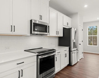741 Payton Lane - Photo Thumbnail 11
