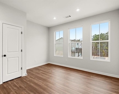 741 Payton Lane - Photo Thumbnail 22