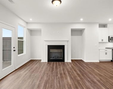 741 Payton Lane - Photo Thumbnail 16