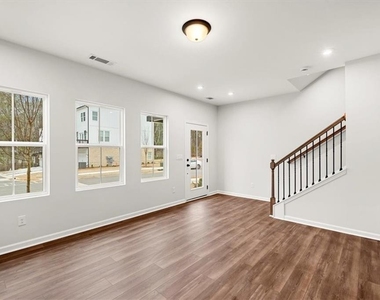 741 Payton Lane - Photo Thumbnail 8