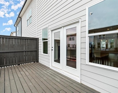 741 Payton Lane - Photo Thumbnail 20