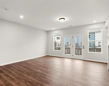 741 Payton Lane - Photo Thumbnail 15