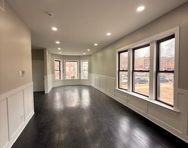 3651 W Grenshaw Street - Photo Thumbnail 4