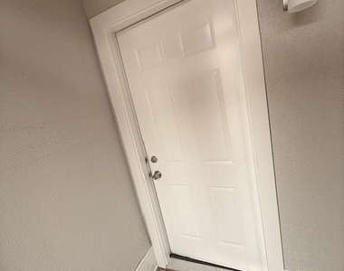 3651 W Grenshaw Street - Photo Thumbnail 1